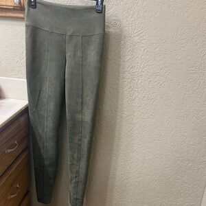 Olive Green Faux Suede Leggings sz 0 White House Black Market stretchy
